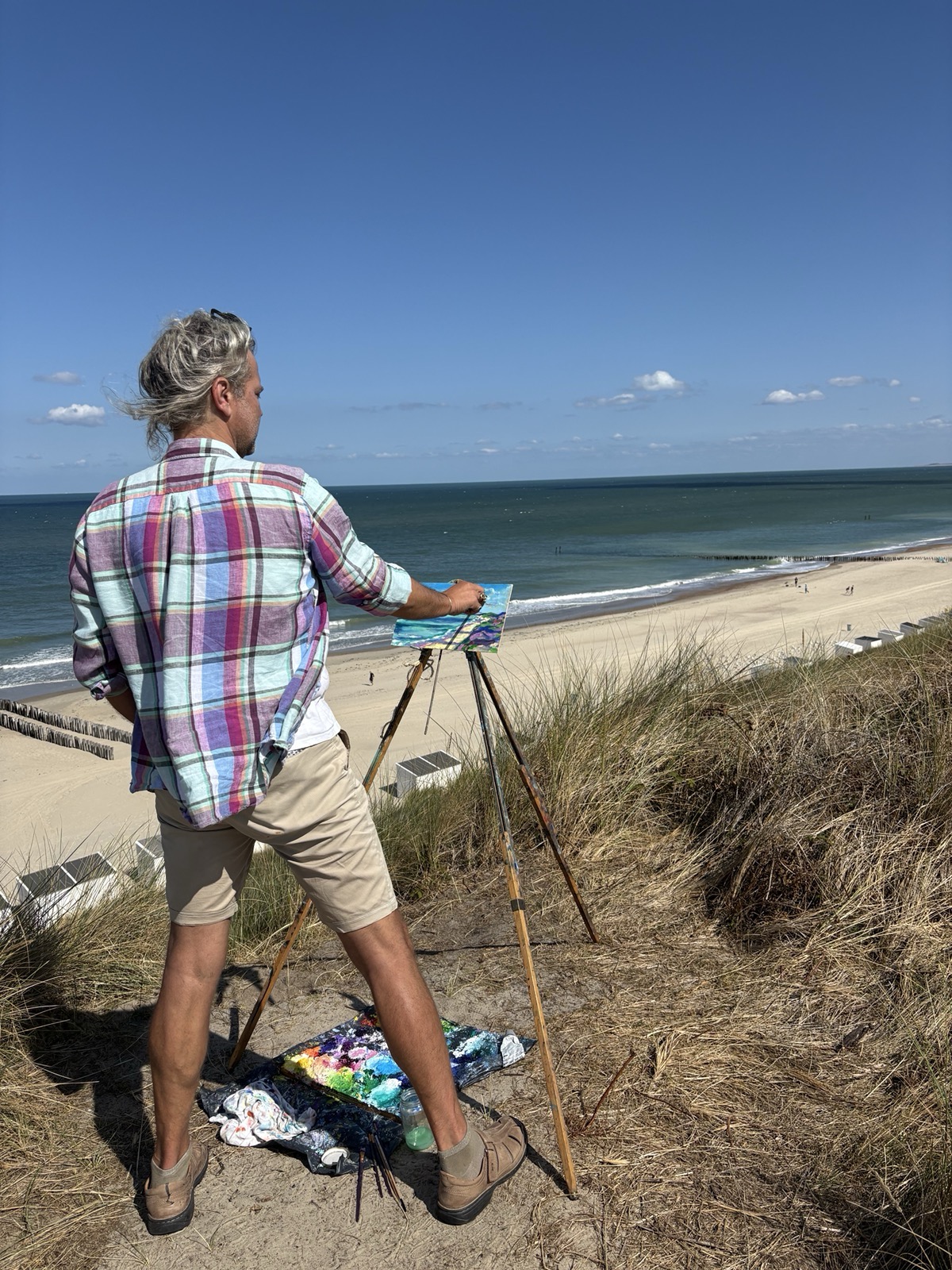 Domburg, 2026 -  Schilderend aan het strand